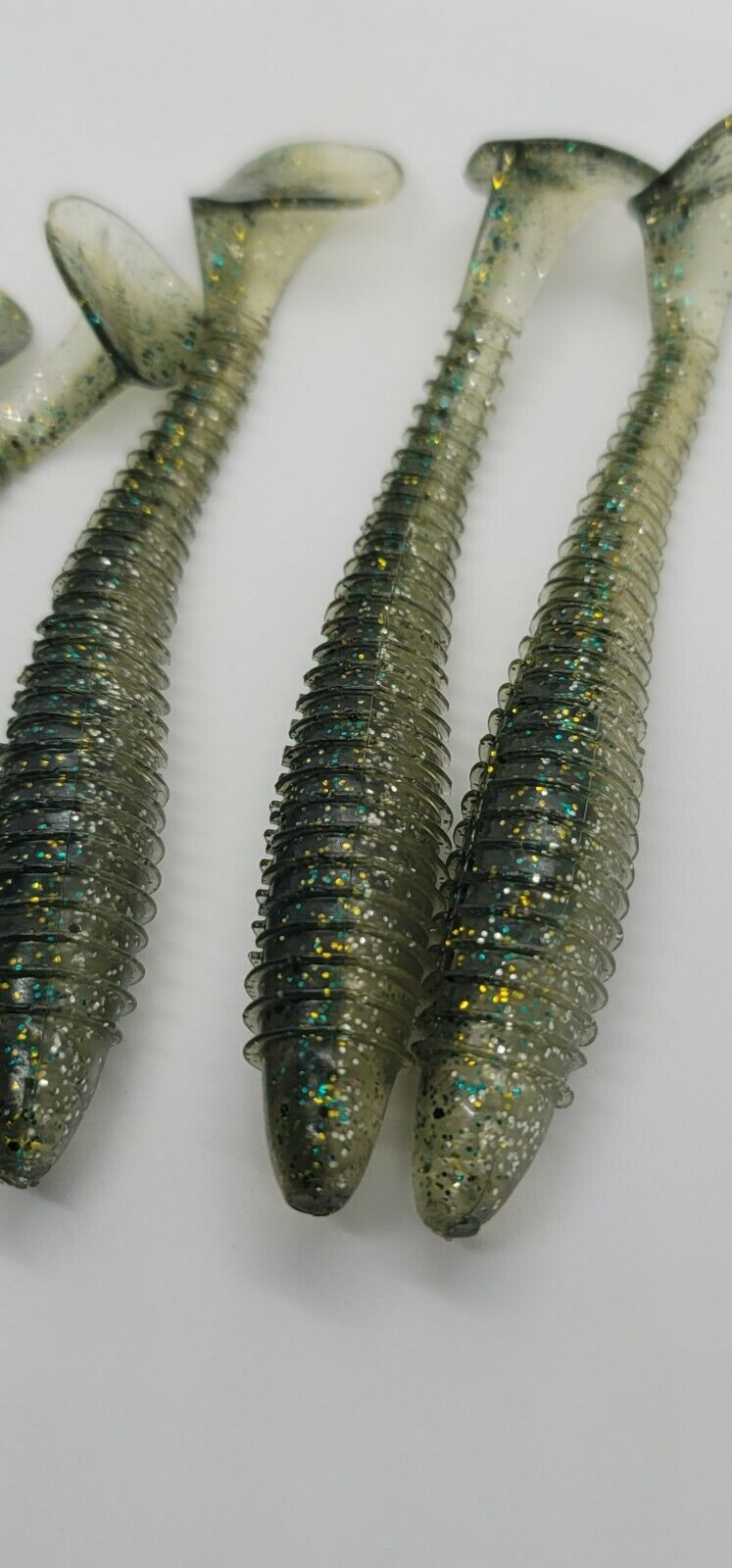 5 Paddle Tail Red Shad Green Glitter
